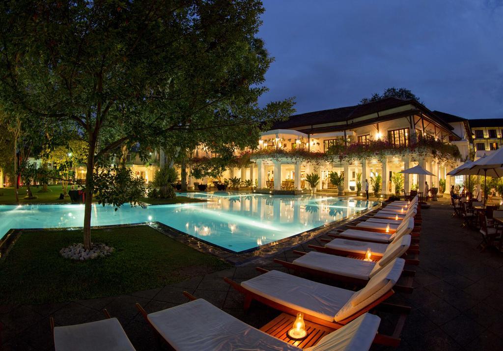 Mahaweli Reach Hotel Kandy Exterior photo